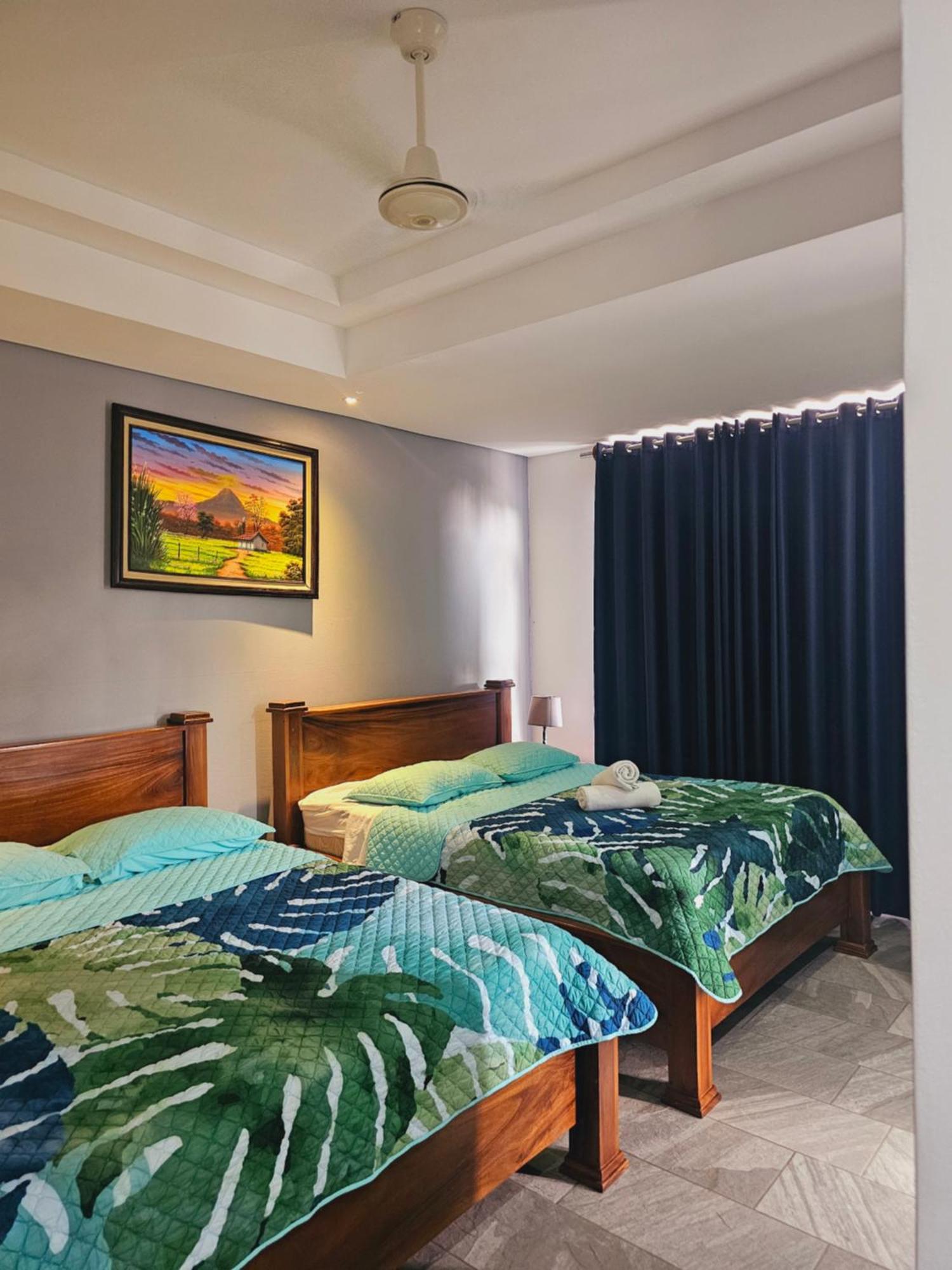 Pura vida apartments Quepos Habitación foto